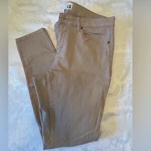 Garage Women’s Skinny Jeans- size 13- NWOT- Beige